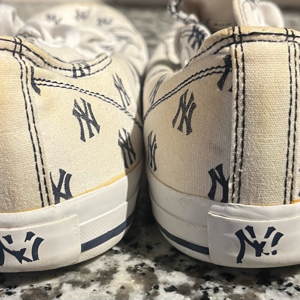 NY Yankees Logo Canvas Sneakers - White with Navy Print - Picture 3 of 5